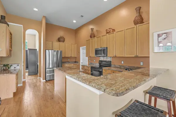 583 Ivy Cir, Charleston, SC 29414