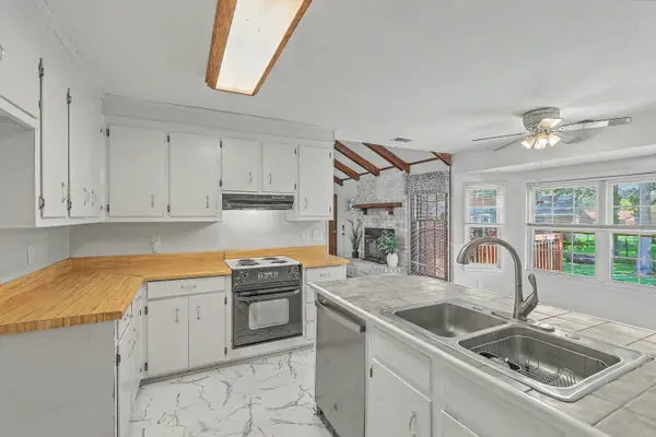 114 Essex Ave, Goose Creek, SC 29445