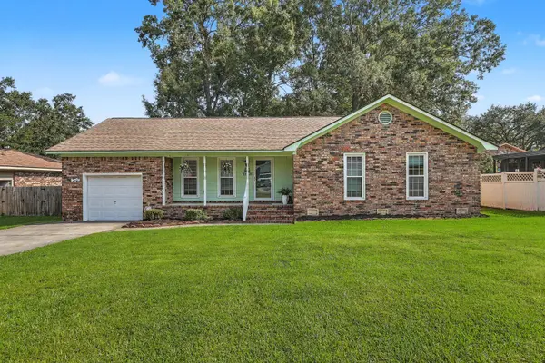 114 Essex Ave, Goose Creek, SC 29445