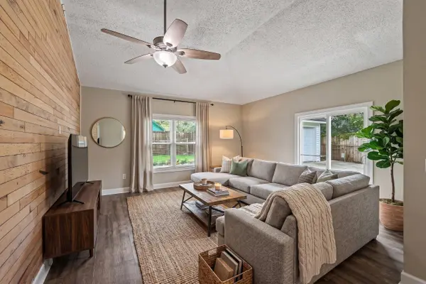 330 Oxford Rd, Ladson, SC 29456