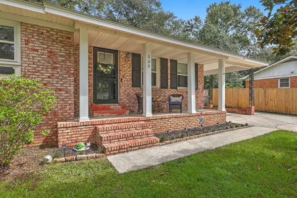330 Oxford Rd, Ladson, SC 29456