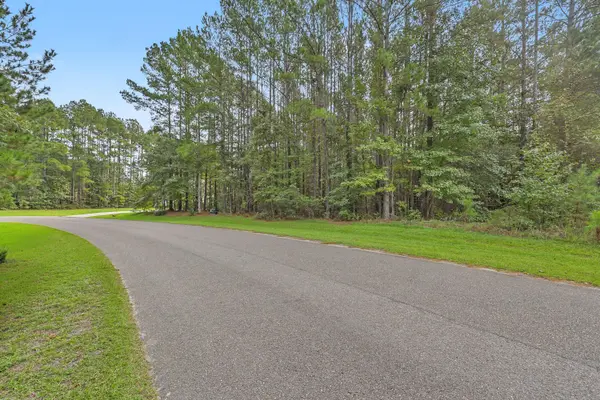 1109 Plantation Overlook Dr, Moncks Corner, SC 29461