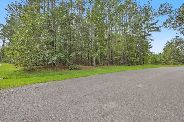 1109 Plantation Overlook Dr, Moncks Corner, SC 29461
