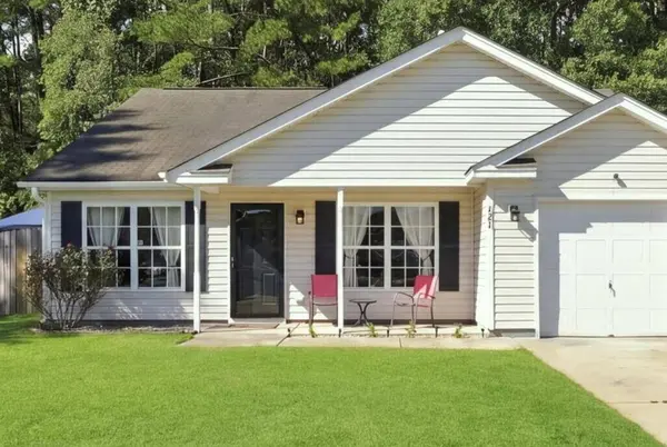 121 Pointer Dr, Goose Creek, SC 29445
