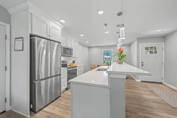 318 Huntsman Dr, Goose Creek, SC 29445