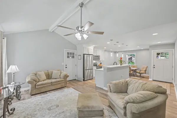 318 Huntsman Dr, Goose Creek, SC 29445