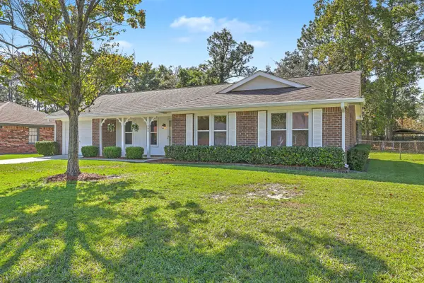 208 Longleaf Rd, Summerville, SC 29486