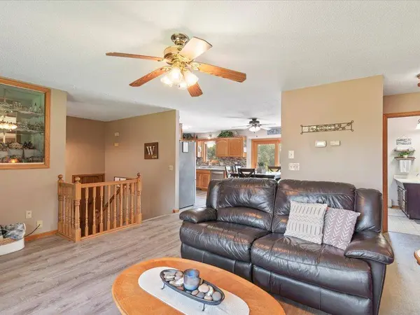 9936 Oakridge RD, Long Lake Twp, MN 56401