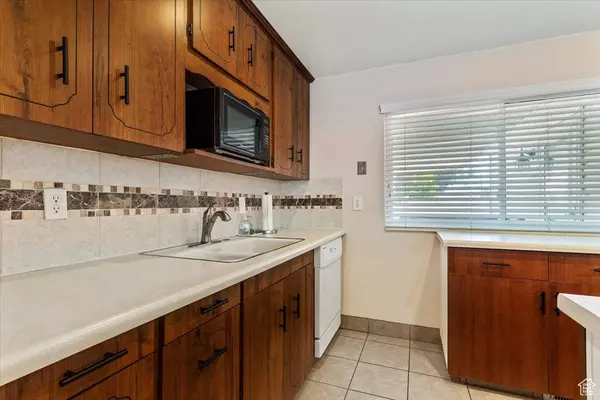 3391 LYNNBROOK DR, Magna, UT 84044