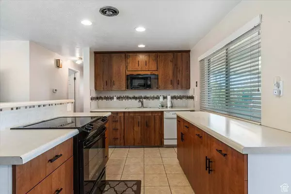 3391 LYNNBROOK DR, Magna, UT 84044