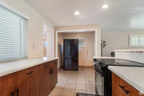 3391 LYNNBROOK DR, Magna, UT 84044