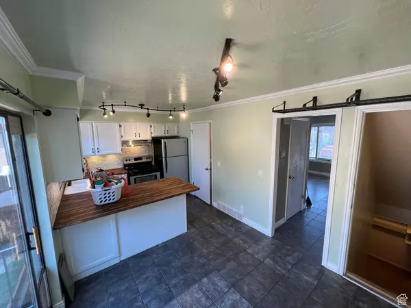 861 E 575 N, Layton, UT 84040