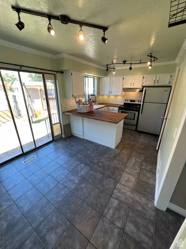 861 E 575 N, Layton, UT 84040