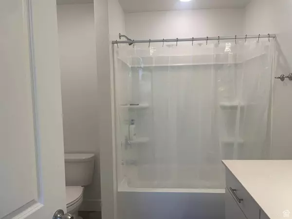 1094 N 1840 W #124, Farmington, UT 84025