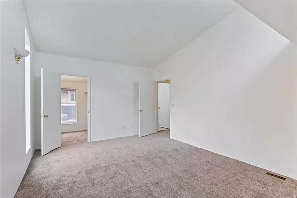 1298 LORL LN #6, Ogden, UT 84404