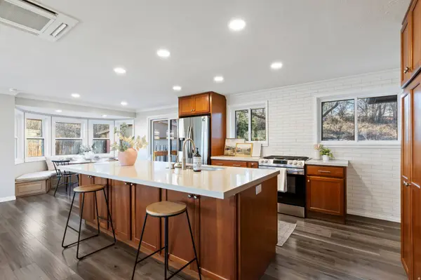 5831 S BEAUMONT DR E, Holladay, UT 84121