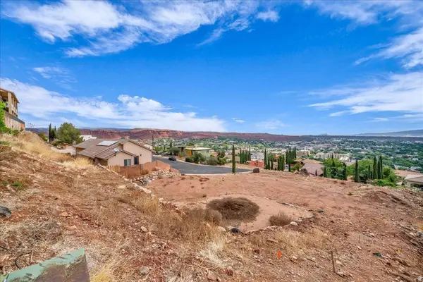 663 W 65 S, St. George, UT 84770