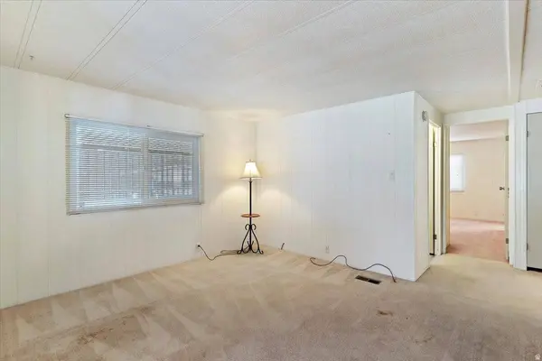3800 S 1900 W, Roy, UT 84067