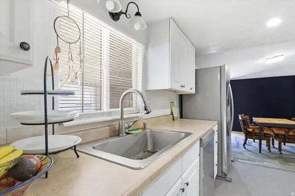 244 E CRESCENT PKWY S #206, Sandy, UT 84070