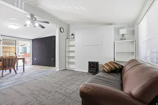 244 E CRESCENT PKWY S #206, Sandy, UT 84070