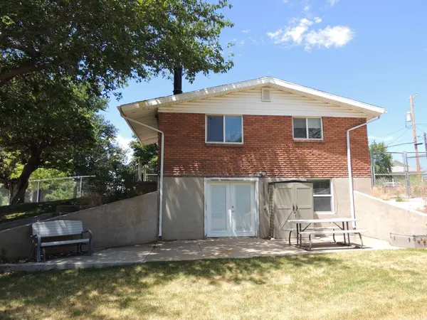 380 E 300 N, Clearfield, UT 84015