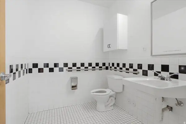 41 W GUEST AVE, South Salt Lake, UT 84115