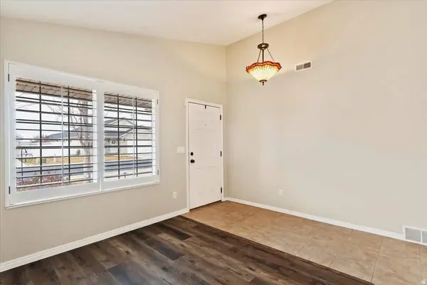 232 BRYCE DR, Kaysville, UT 84037