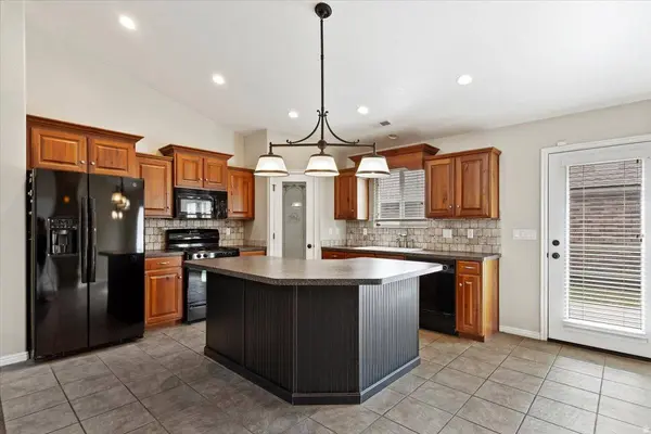 232 BRYCE DR, Kaysville, UT 84037
