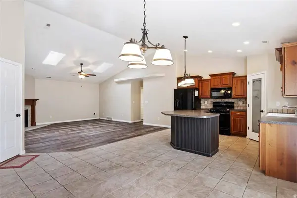 232 BRYCE DR, Kaysville, UT 84037