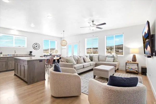 2233 S BEACHCOMBER LN, Garden City, UT 84028
