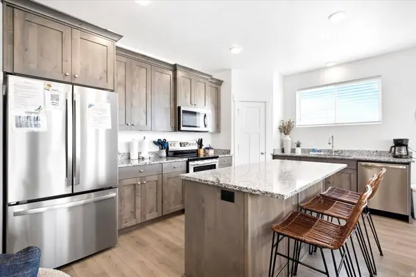 2233 S BEACHCOMBER LN, Garden City, UT 84028