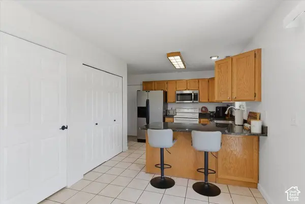 1297 S 925 W, Woods Cross, UT 84087