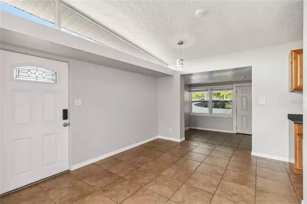 2400 STANFORD AVE, Bradenton, FL 34207