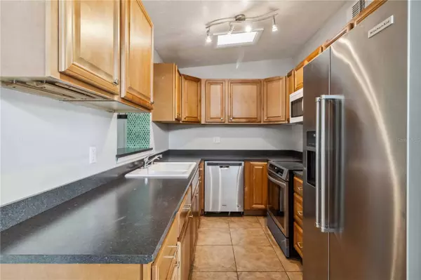 2400 STANFORD AVE, Bradenton, FL 34207