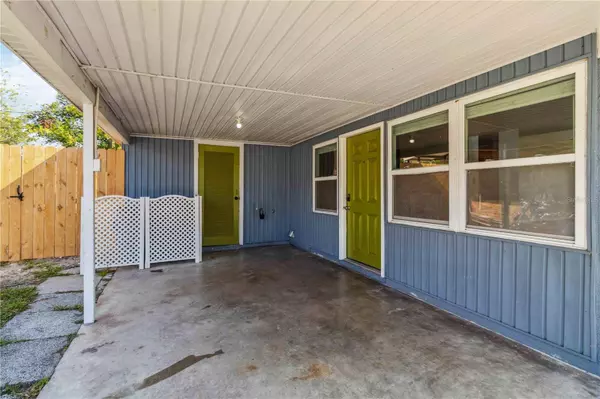 2400 STANFORD AVE, Bradenton, FL 34207