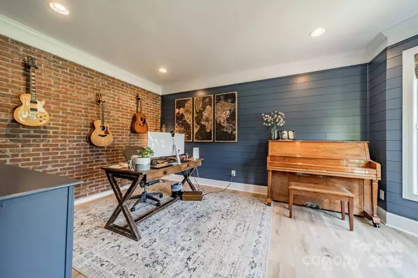 12525 Hashanli PL, Matthews, NC 28105