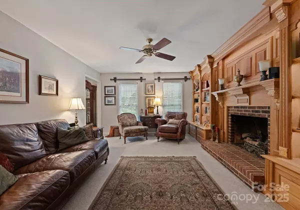 2027 Kilkenney Hill RD, Matthews, NC 28105