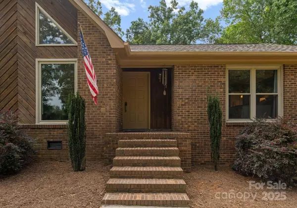 5008 Edith Oak LN, Wingate, NC 28174