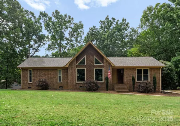 5008 Edith Oak LN, Wingate, NC 28174