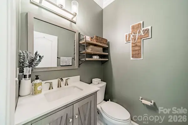 1204 Woodglen LN, Matthews, NC 28104