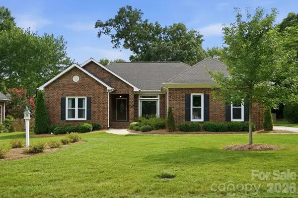 1423 Porch Swing LN, Matthews, NC 28104