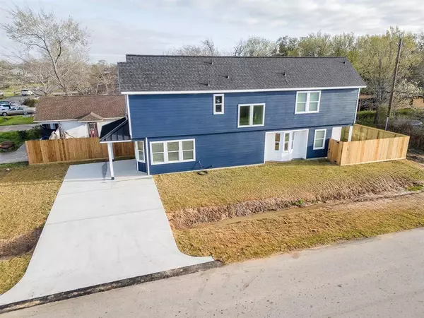 629 S 6th ST, La Porte, TX 77571