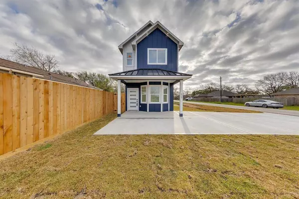 629 S 6th ST, La Porte, TX 77571