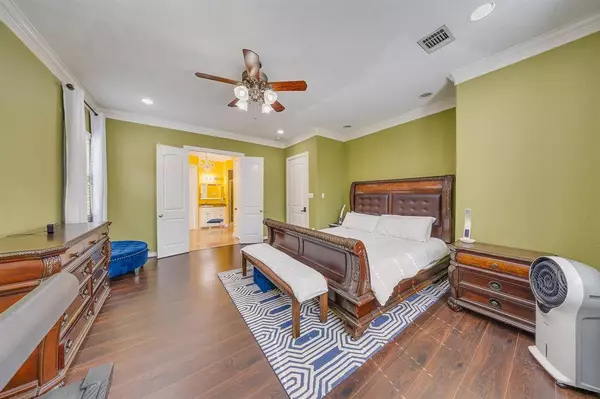 8606 Argentina ST, Jersey Village, TX 77040