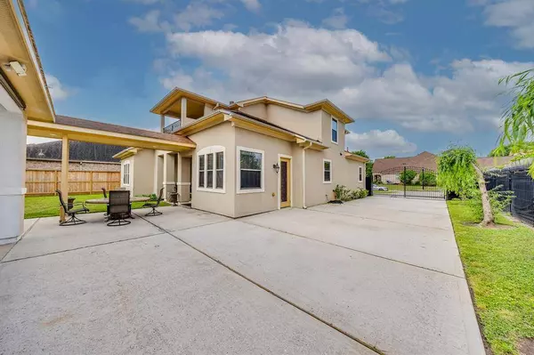 8606 Argentina ST, Jersey Village, TX 77040