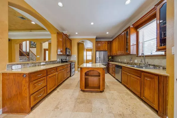 8606 Argentina ST, Jersey Village, TX 77040