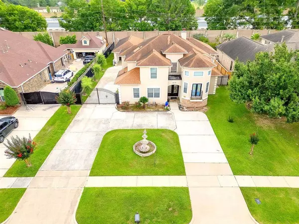 8606 Argentina ST, Jersey Village, TX 77040