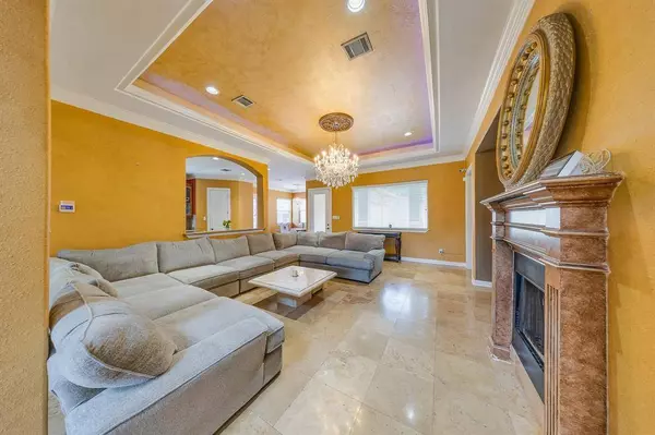 8606 Argentina ST, Jersey Village, TX 77040