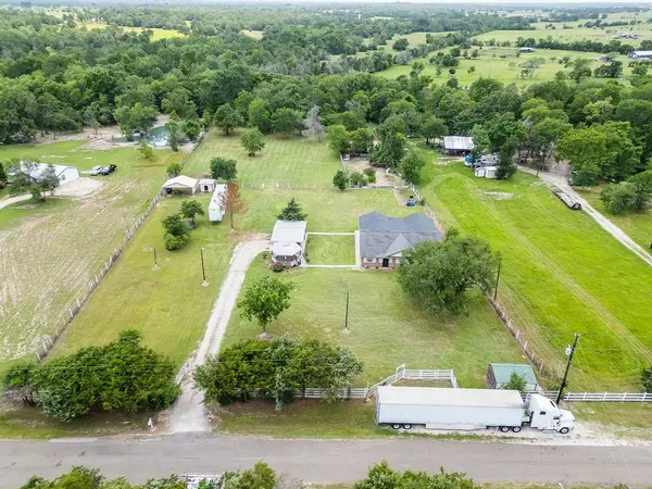 20426 Bracewell RD, Bedias, TX 77831