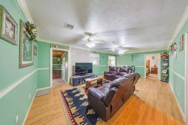 20426 Bracewell RD, Bedias, TX 77831